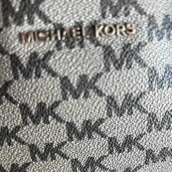 Michael Kors Mercer Heritage Signature Convertible Tote Handbag New Without Tags - Picture 11 of 12